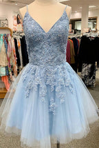 Vestidos cortos de fiesta sin mangas con apliques de tul azul cielo de corte en A