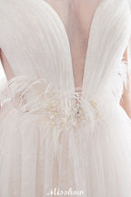 Robe de mariée ivoire en dentelle, coupe trapèze, sans manches, longueur au sol, coupe trapèze.