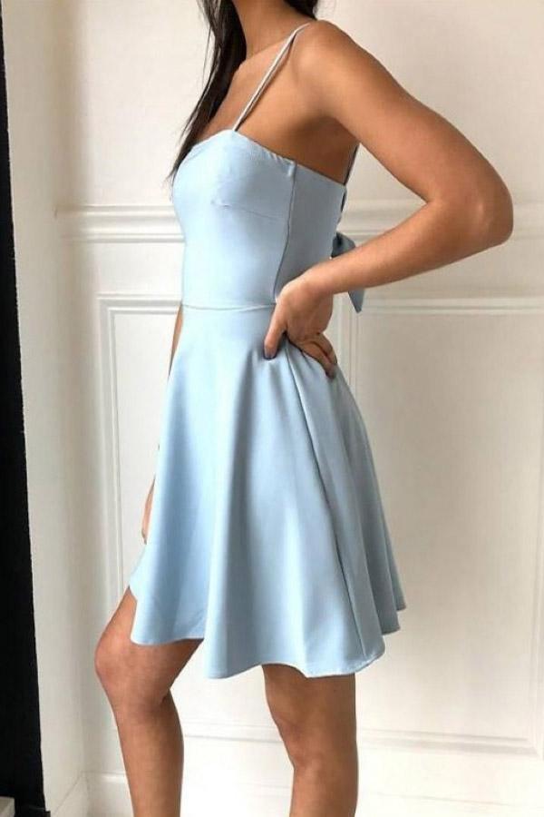 Vestido de fiesta de satén azul claro con tirantes finos y corte en A por encima de la rodilla PD390
