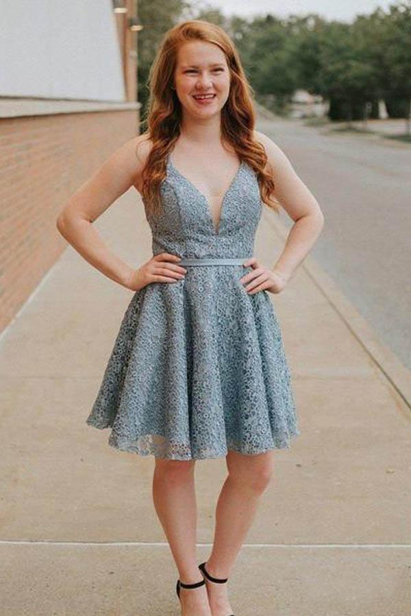 Vestido de fiesta azul de encaje, corte en A, tirantes finos, espalda descubierta, largo por encima de la rodilla PD273