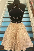Vestido corto de fiesta azul de encaje con tirantes finos y espalda cruzada, corte en A, PD259