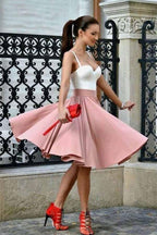 Vestido de fiesta de bienvenida color rosa pálido, corte en A, tirantes finos y largo hasta la rodilla con pliegues PD214