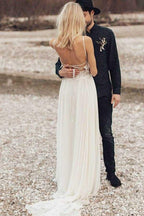 Vestido de novia largo de gasa con tirantes finos y corte en A con encaje WD259