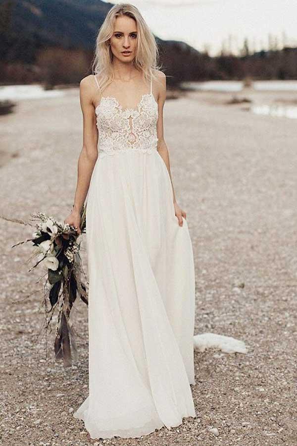 Vestido de novia largo de gasa con tirantes finos y corte en A con encaje WD259