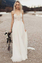 Vestido de novia largo de gasa con tirantes finos y corte en A con encaje WD259
