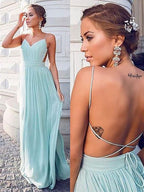 Vestidos de graduación de gasa fruncida, sin mangas, de corte línea A y tirantes finos, hasta el suelo.
