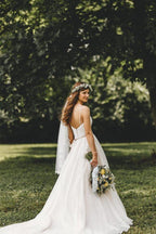 Vestido de novia de corte A, sin mangas, con tirantes finos y cola corta WD541