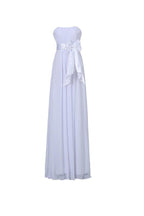 Vestido de dama de honor blanco de gasa, corte en A, sin tirantes y largo hasta el suelo, con fajín BD026