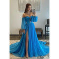 Vestido formal de corte A, sin tirantes, de tul, con espalda descubierta y mangas tres cuartos.