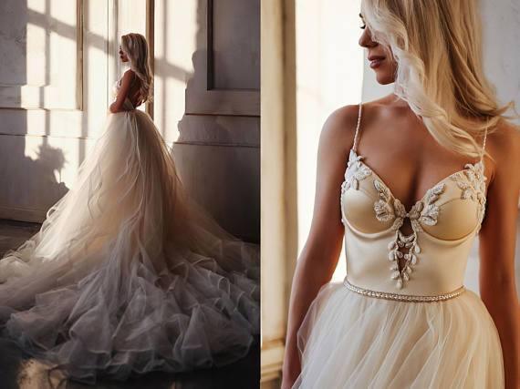 Vestido de novia largo hasta el suelo con tirantes, corte en A y pedrería. Vestido largo de fiesta.