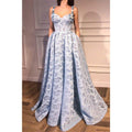 Vestido de fiesta de encaje con tirantes, apliques 3D, escote corazón y corte en A con bolsillos 