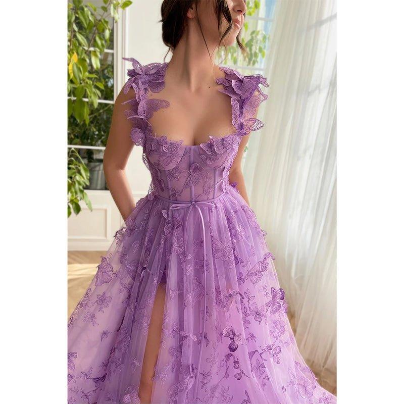 Vestido largo de fiesta de corte A con escote corazón, encaje 3D y abertura 