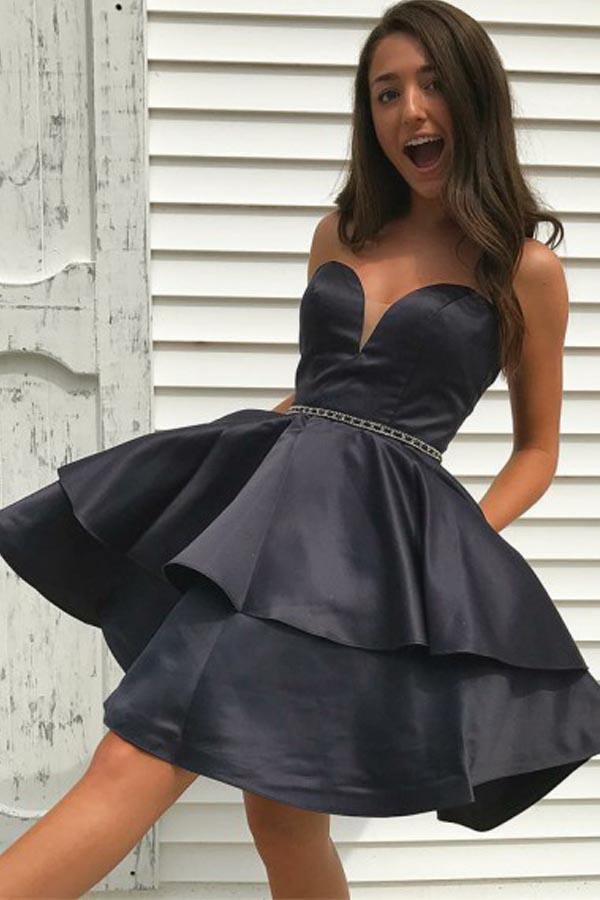 Vestido de fiesta de bienvenida negro de satén con escote corazón y volantes, corte en A, PD165