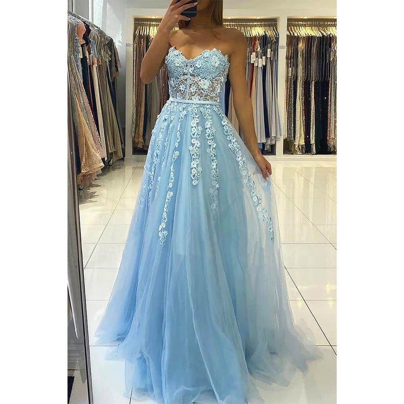 Vestido largo de fiesta con escote corazón y apliques de encaje, corte en A, elegante, para ocasiones formales. 