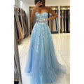 Vestido largo de fiesta con escote corazón y apliques de encaje, corte en A, elegante, para ocasiones formales. 