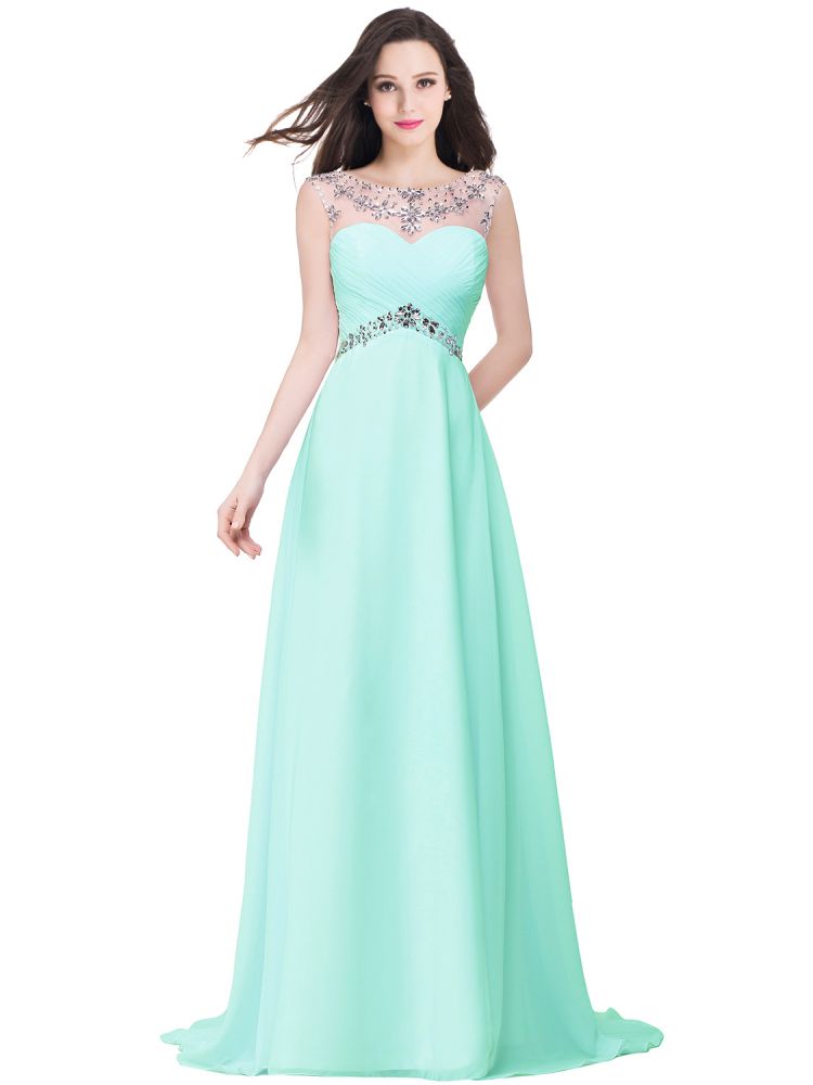 Vestido de noche de gasa con escote corazón y corte en A