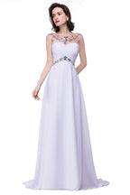 Vestido de noche de gasa con escote corazón y corte en A