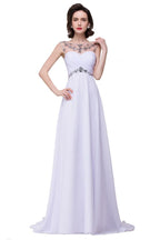 Vestido de noche de gasa con escote corazón y corte en A