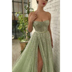 Vestido de graduación brillante con escote corazón y corte en A