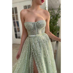 Vestido de graduación brillante con escote corazón y corte en A