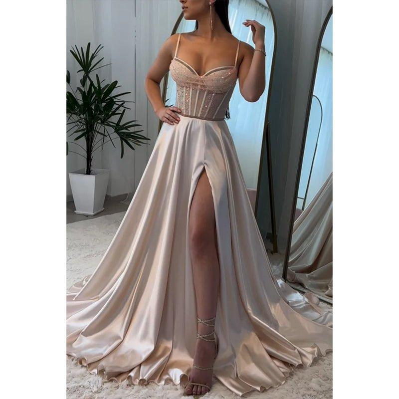 Vestido de fiesta de noche con escote corazón, corte imperio ilusión y abertura lateral 