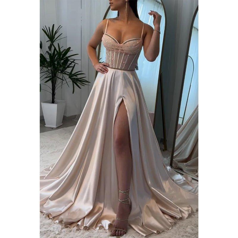 Vestido de fiesta de noche con escote corazón, corte imperio ilusión y abertura lateral 