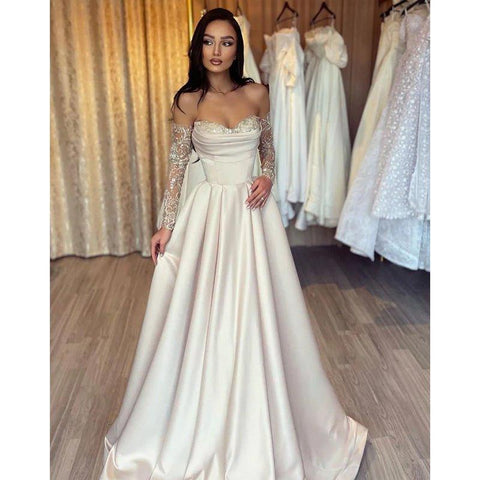 Vestido largo de fiesta formal con escote corazón y apliques de encaje 