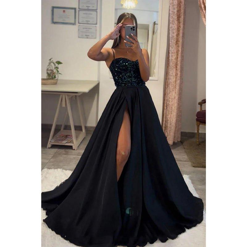 Vestido largo de fiesta brillante con escote corazón, corte en A, top de lentejuelas y abertura.