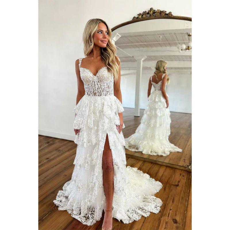 Vestido de graduación de línea A con escote corazón y abertura lateral de encaje.