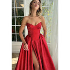 Vestido largo rojo de fiesta de graduación con escote corazón, abertura lateral y bolsillos, corte en A. 