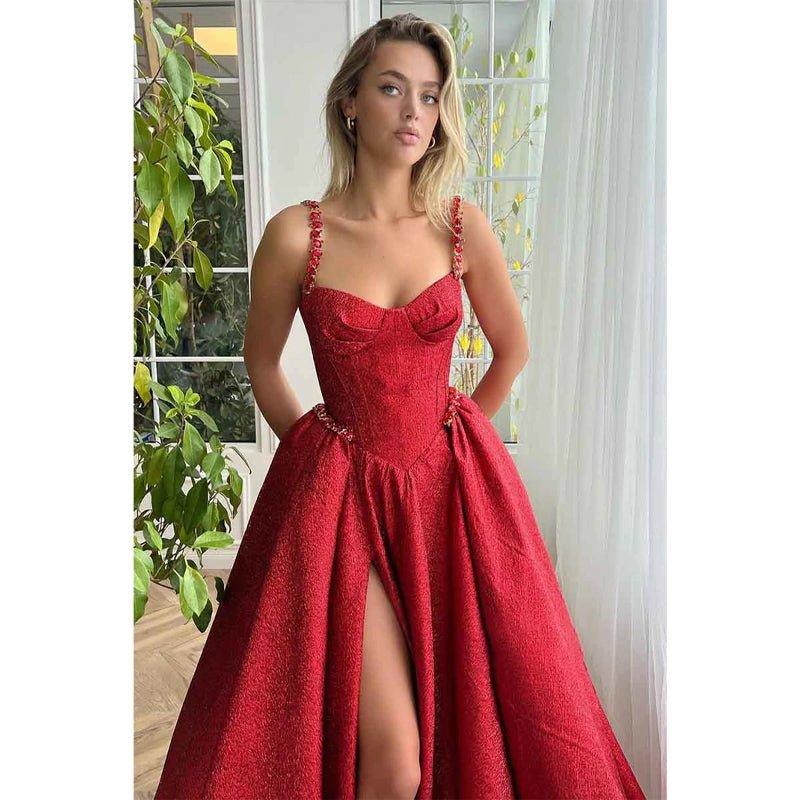 Vestido largo rojo de fiesta de graduación con escote corazón, abertura lateral y bolsillos, corte en A. 