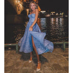 Vestido de graduación brillante de corte línea A con escote corazón y abertura lateral hasta la rodilla 