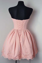 Vestidos de fiesta de satén sin mangas con escote corazón y corte en A con apliques de encaje PD081