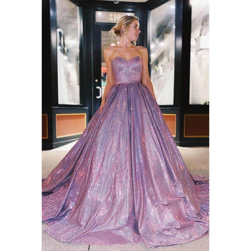 Vestido de graduación corte A con escote corazón y brillos 