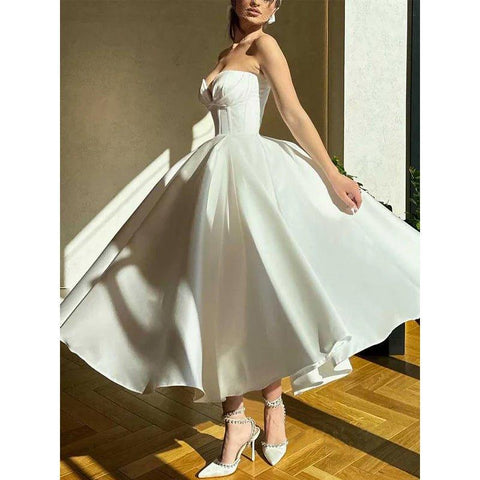 Robe de soirée empire sans bretelles, coupe trapèze, décolleté en cœur 