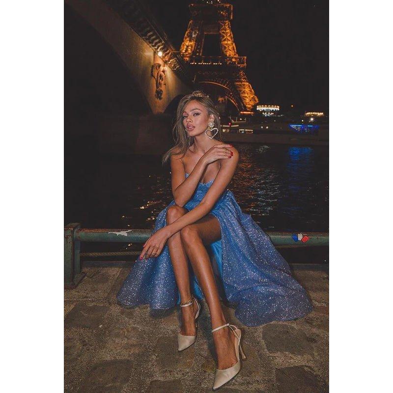 Vestido de noche midi brillante de corte A con escote corazón, sin tirantes y con abertura.