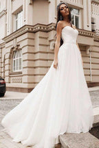 Vestido de novia de tul con escote corazón, corte en A y cola de barrido, con apliques WD268
