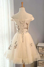 Vestido corto de tul corte A para baile de graduación o fiesta de bienvenida con bordado