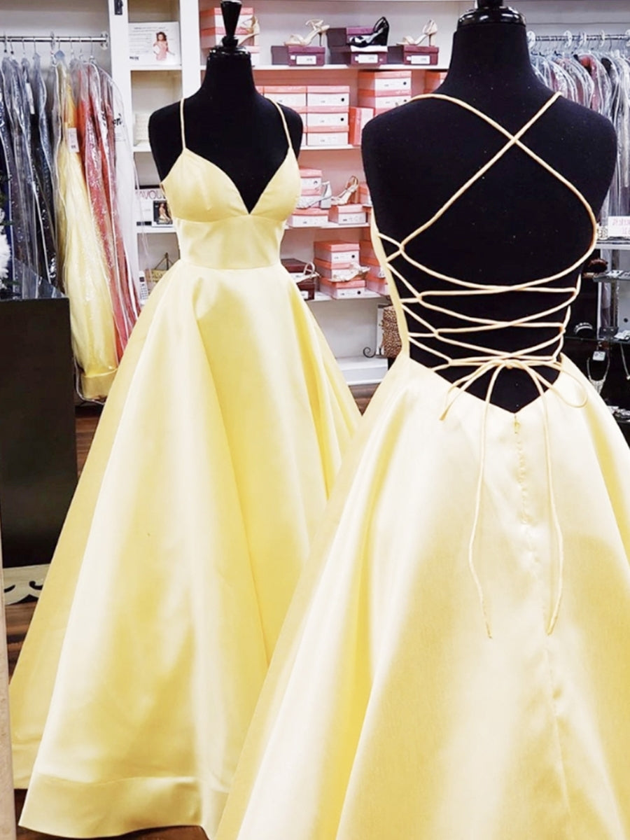 Vestidos largos de graduación amarillos formales con escote en V, espalda descubierta y corte en A, con espalda cruzada.