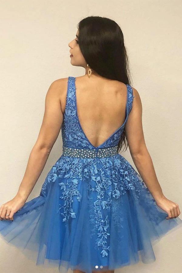 Vestido corto azul de fiesta de graduación con escote en V y corte en A, con apliques PD423