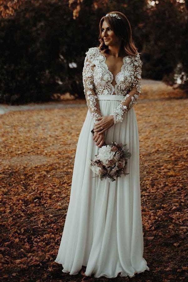 Robe de mariée longue en mousseline, coupe trapèze, col en V, ornée d'appliqués floraux WD340
