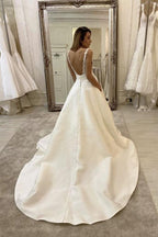 Vestido de novia sencillo de satén marfil, corte en A, escote en V, espalda descubierta WD470