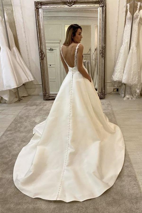 Vestido de novia sencillo de satén marfil, corte en A, escote en V, espalda descubierta WD470