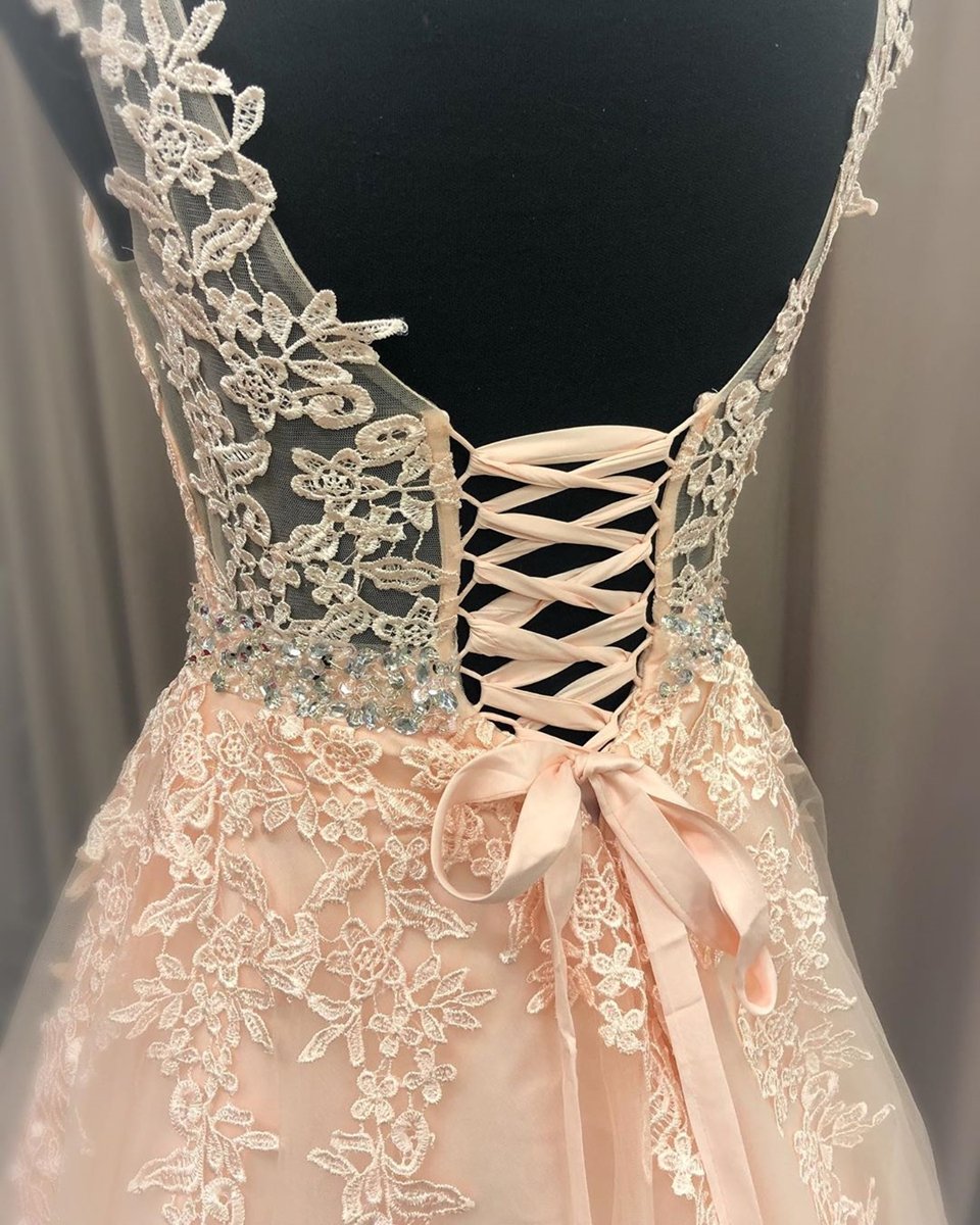 Vestidos largos de fiesta de graduación, corte línea A, escote en V, encaje, con cinturón.