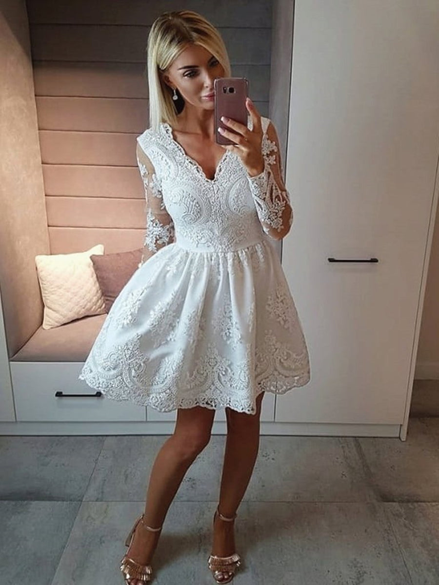 Vestidos cortos blancos de encaje, corte en A, escote en V, mangas largas, para baile de graduación o fiesta de bienvenida.