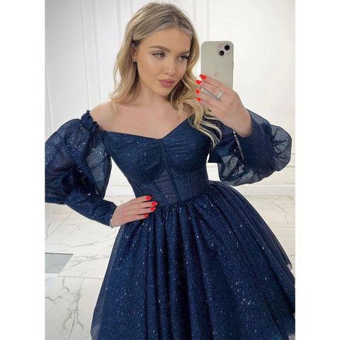 Vestido de graduación corto brillante de manga larga con escote en V y corte en A 