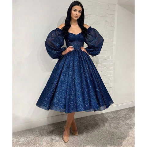 Vestido de graduación corto brillante de manga larga con escote en V y corte en A 