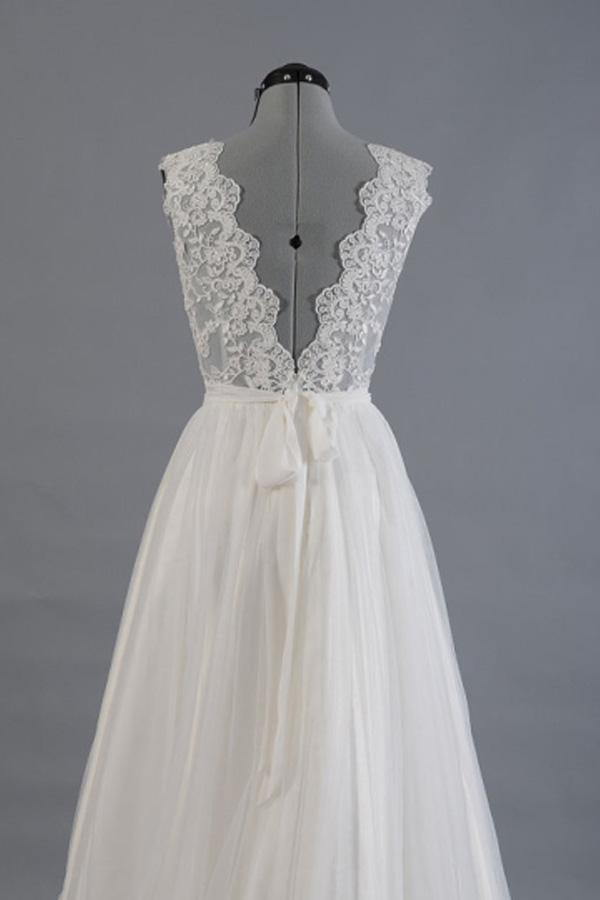 Vestido de novia playero corte A con escote en V, fajas y apliques WD170