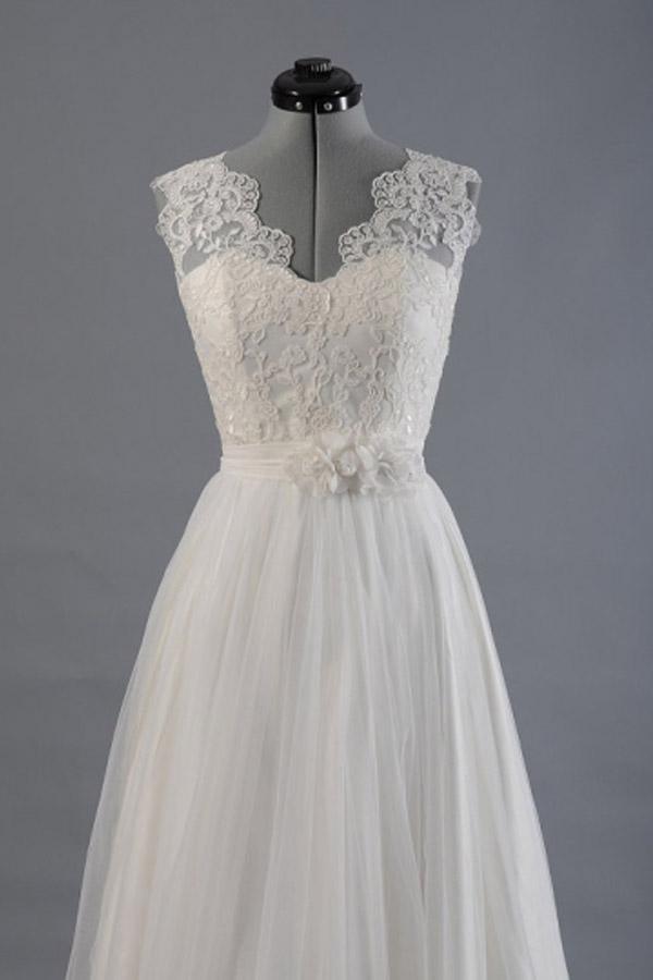 Vestido de novia playero corte A con escote en V, fajas y apliques WD170