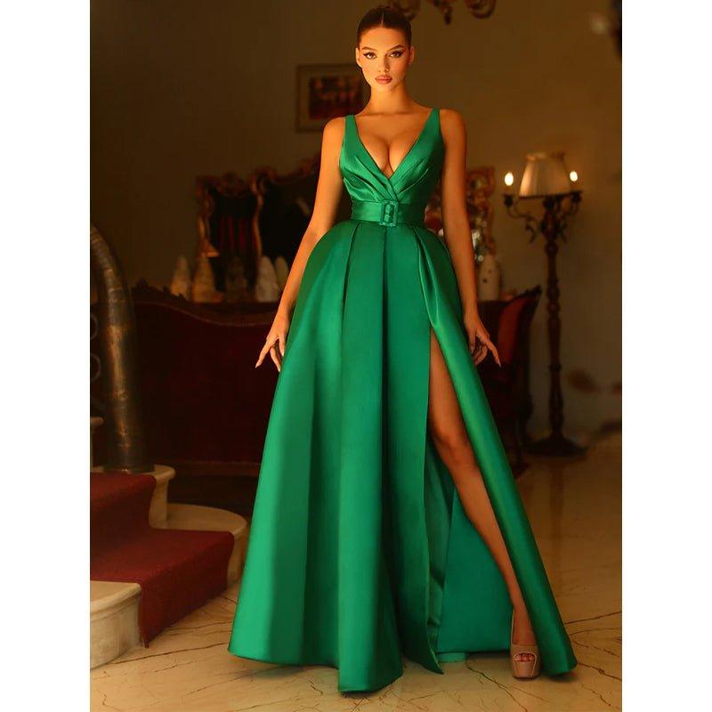 Vestido largo de fiesta formal de satén con escote en V, corte en A, pliegues, abertura lateral y bolsillos. 